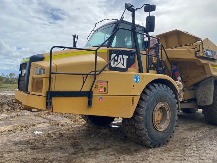 2015 CAT 740C Ej 6X6 Art. Dump Trucks