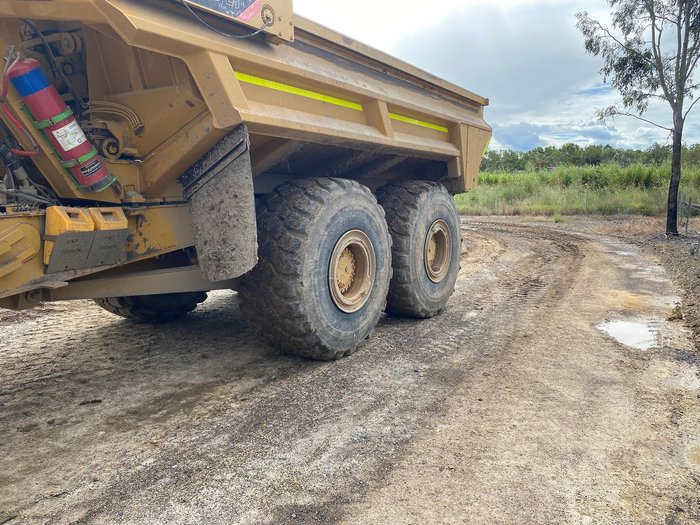 2015 CAT 740C Ej 6X6 Art. Dump Trucks
