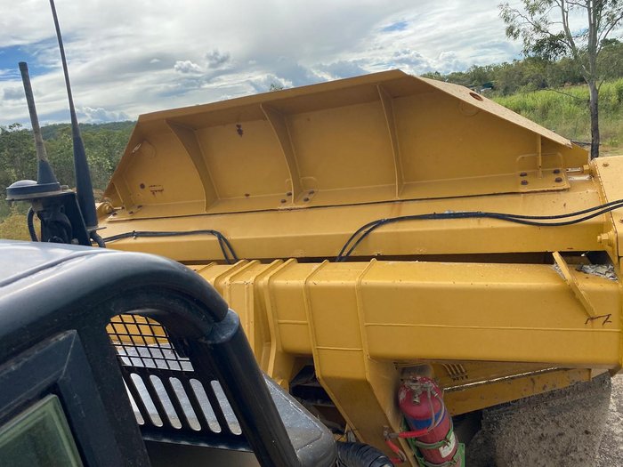 2015 CAT 740C Ej 6X6 Art. Dump Trucks