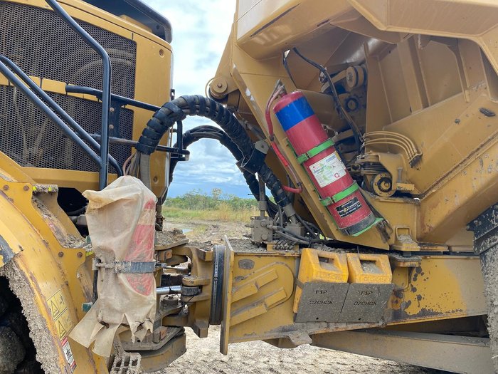 2015 CAT 740C Ej 6X6 Art. Dump Trucks