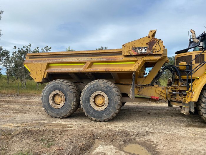 2015 CAT 740C Ej 6X6 Art. Dump Trucks