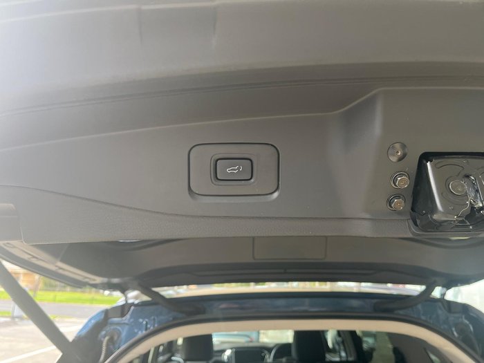 2023 Isuzu MU-X LS-T