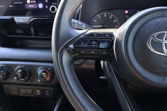 2024 Toyota Yaris Ascent Sport