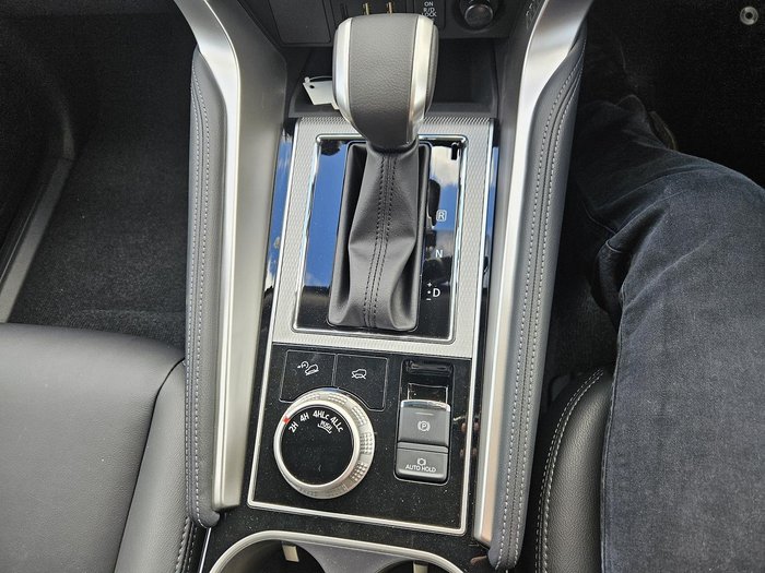 2025 Mitsubishi Pajero Sport GLS
