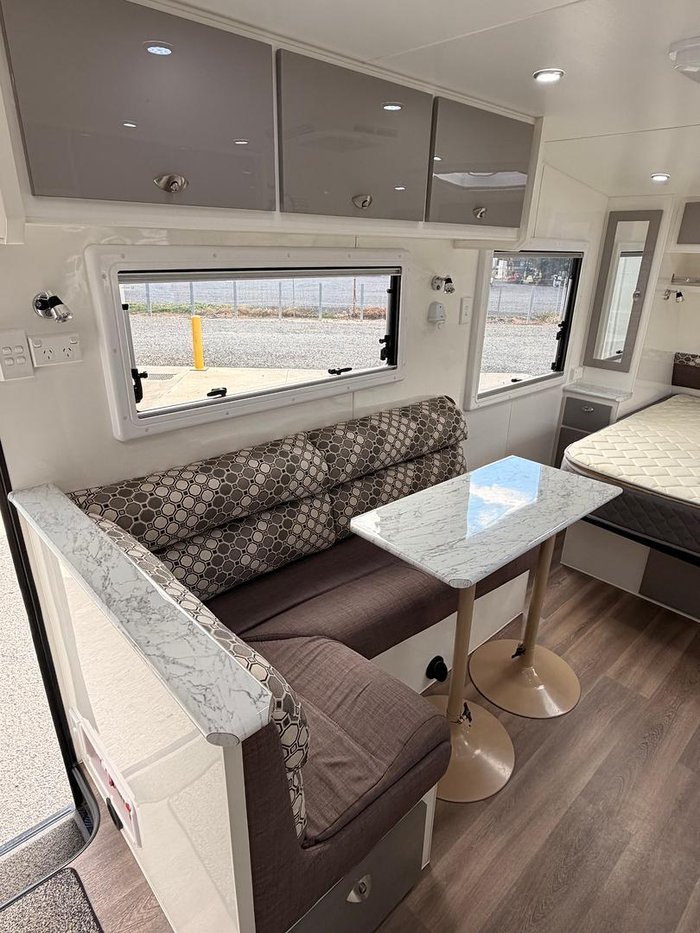2017 SILVER VALLEY CARAVANS Derwent