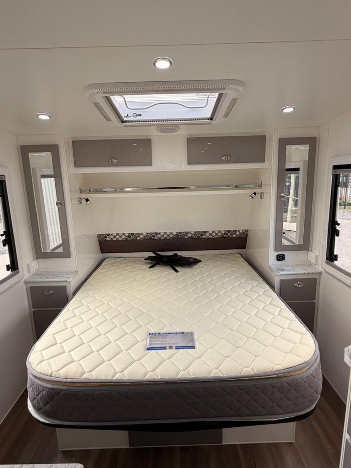 2017 SILVER VALLEY CARAVANS Derwent