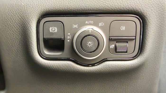 2025 Mercedes-Benz V-Class V300 Exclusive