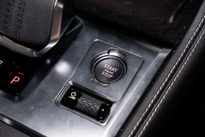 2025 Jaguar F-PACE PHEV P400e R-Dynamic SE 90th Anniversary Edition
