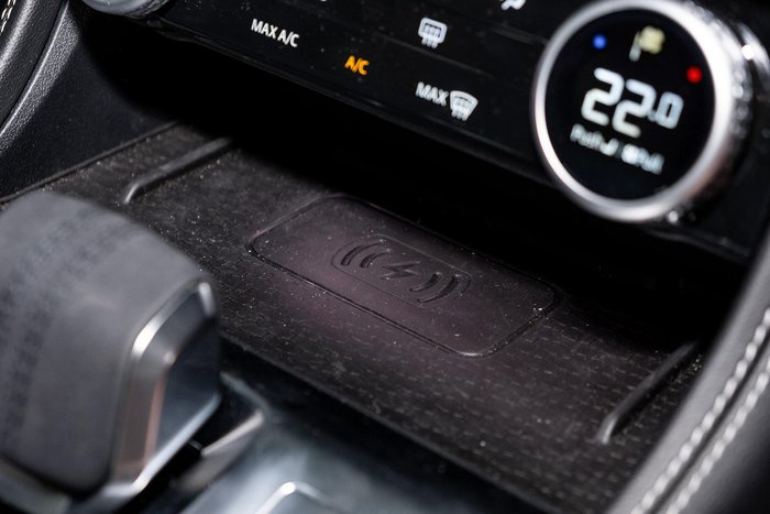 2025 Jaguar F-PACE PHEV P400e R-Dynamic SE 90th Anniversary Edition