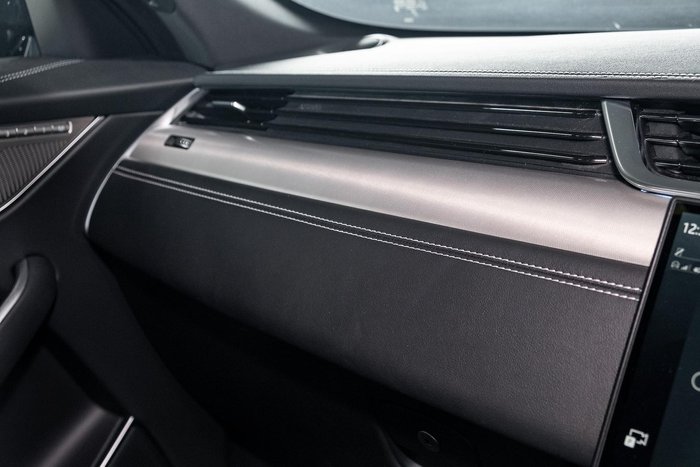 2025 Jaguar F-PACE PHEV P400e R-Dynamic SE 90th Anniversary Edition