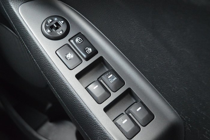 2013 Kia Cerato S YD Clear White