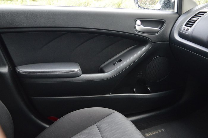 2013 Kia Cerato S YD Clear White