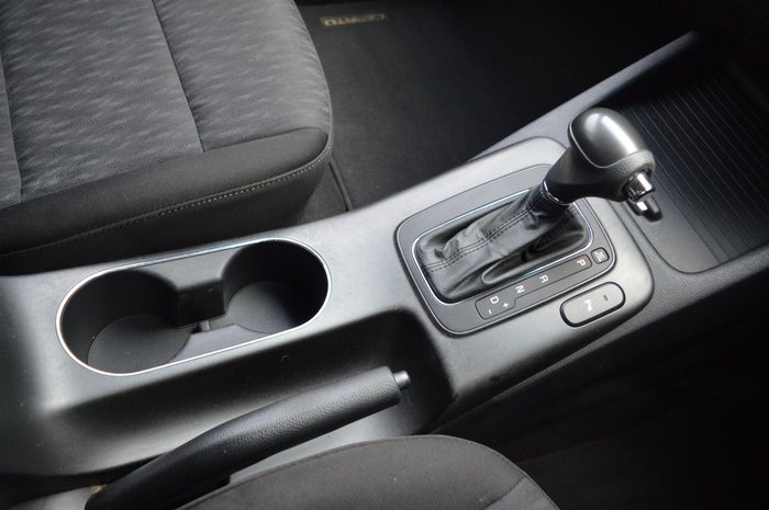 2013 Kia Cerato S YD Clear White