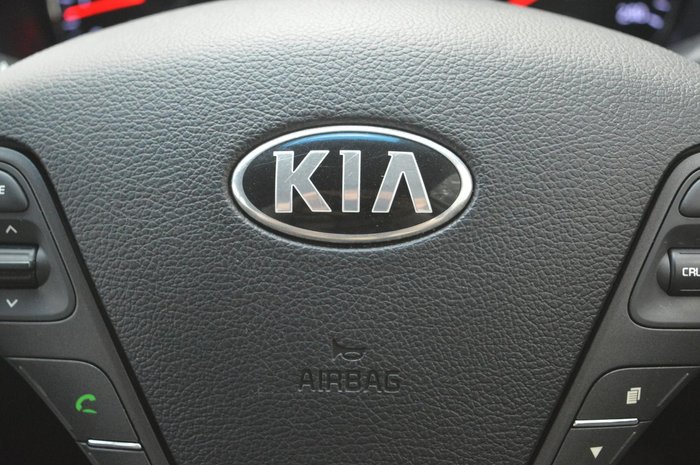 2013 Kia Cerato S YD Clear White