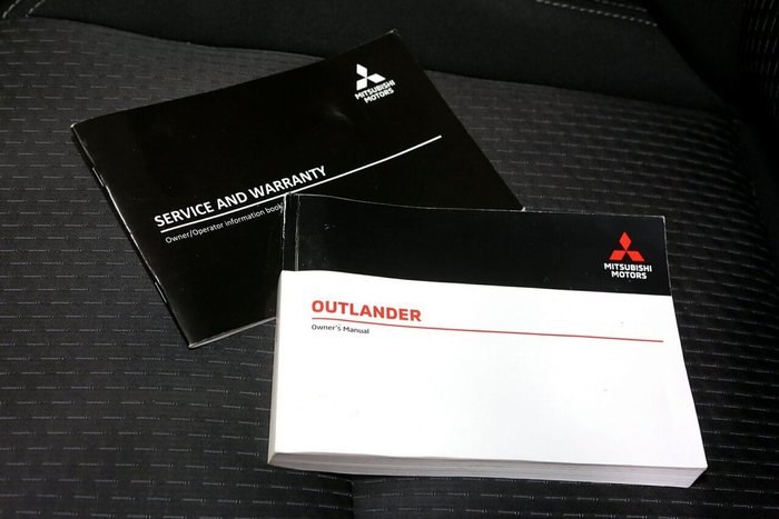 2022 Mitsubishi Outlander LS