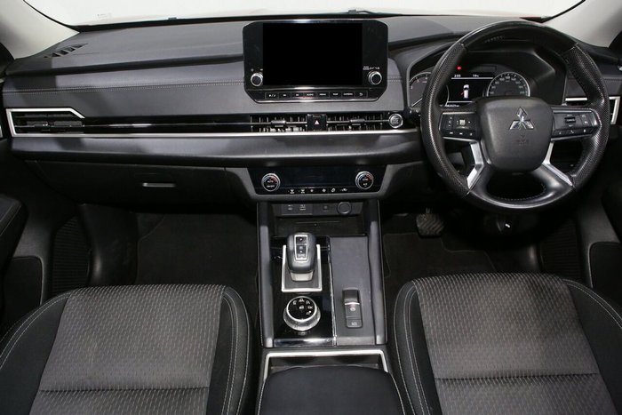 2022 Mitsubishi Outlander LS