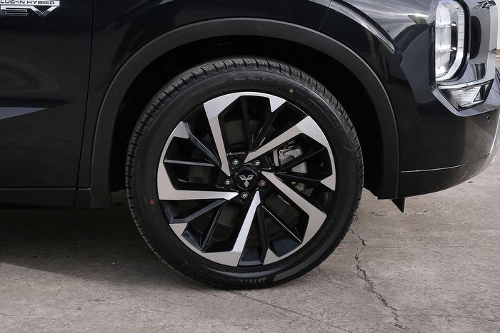 2025 Mitsubishi Outlander PHEV Exceed Tourer