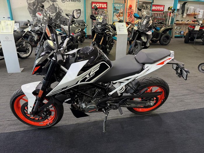 2021 KTM 200 Duke Duke White