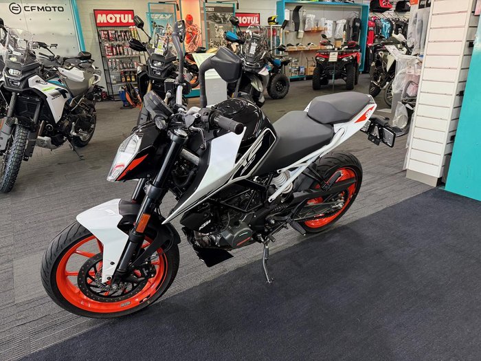 2021 KTM 200 Duke Duke White