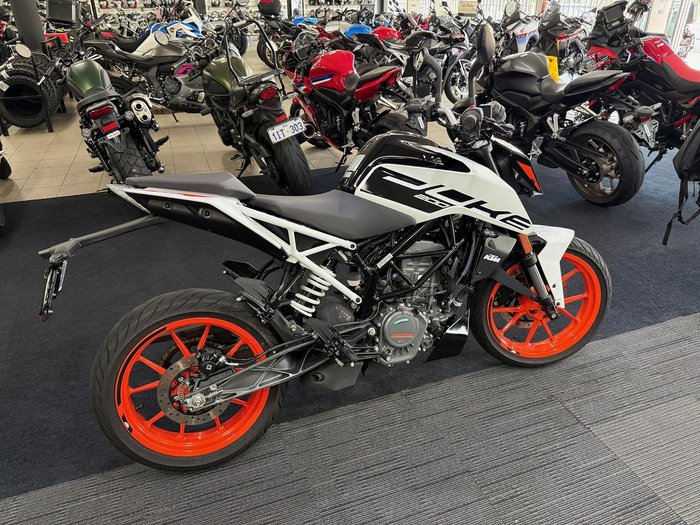 2021 KTM 200 Duke Duke White