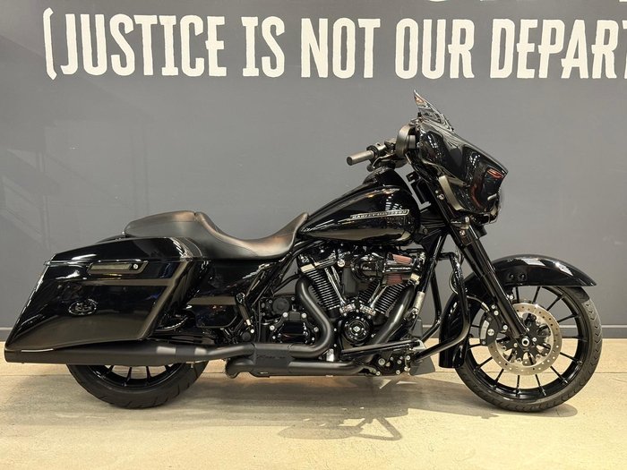 2018 Harley-Davidson Street Glide Special 114 (FLHXS) Touring Black