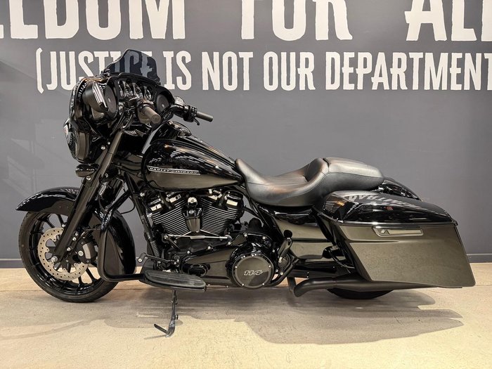 2018 Harley-Davidson Street Glide Special 114 (FLHXS) Touring Black