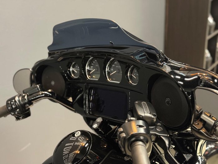 2018 Harley-Davidson Street Glide Special 114 (FLHXS) Touring Black