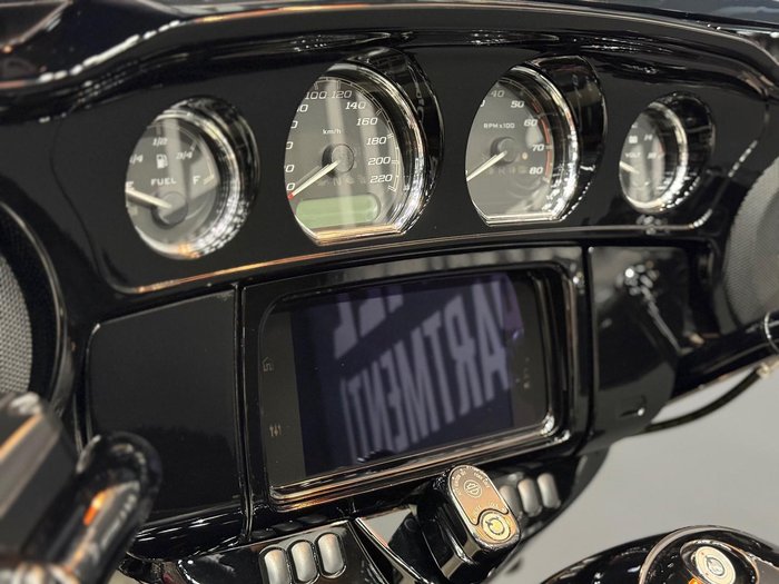 2018 Harley-Davidson Street Glide Special 114 (FLHXS) Touring Black