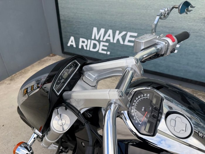 2014 Suzuki VZR 1800 BOULEVARD (M109R) Black