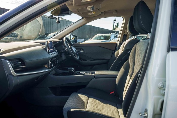 2025 Nissan X-TRAIL ST
