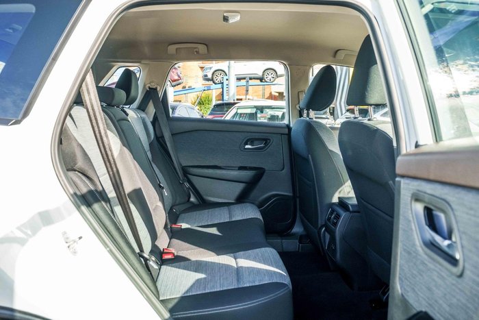 2025 Nissan X-TRAIL ST