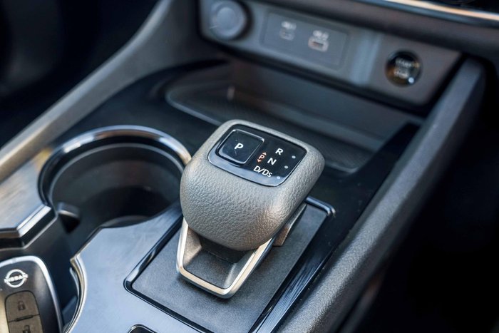 2025 Nissan X-TRAIL ST
