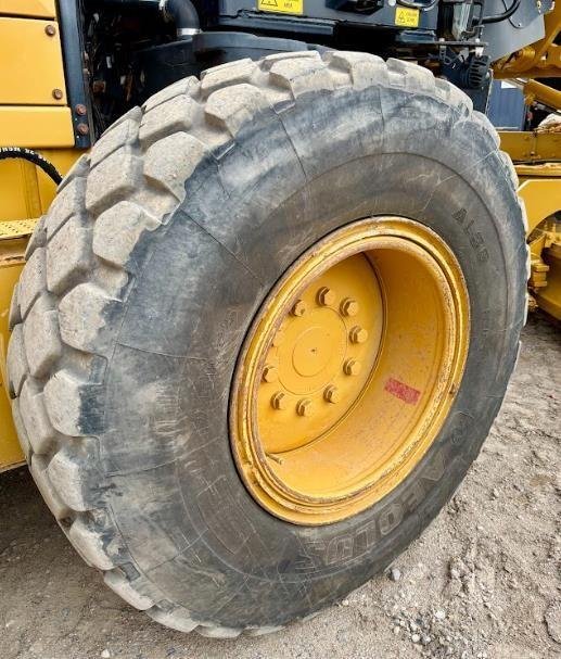 2017 Caterpillar 12M