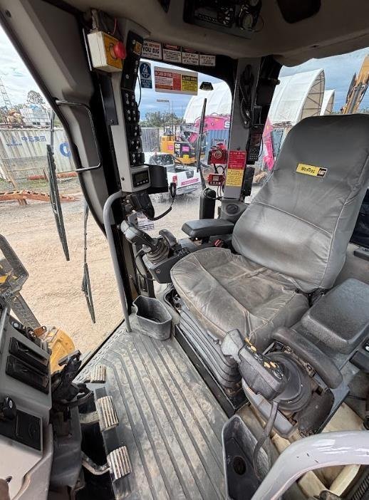 2017 Caterpillar 12M