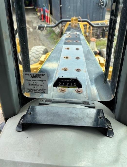 2017 Caterpillar 12M