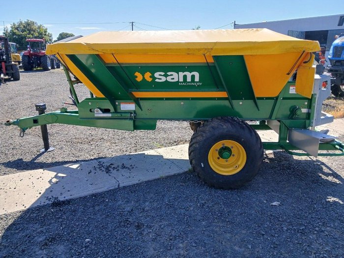 2025 SAM 3.8T Fertiliser Spreader Yellow