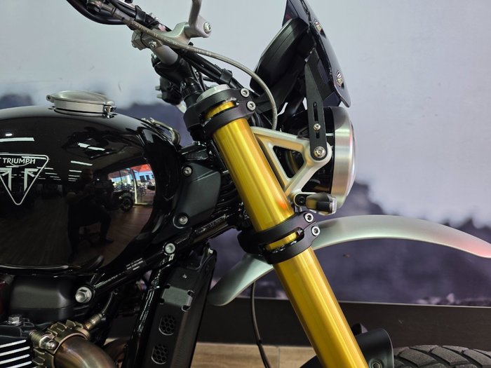 2024 Triumph SCRAMBLER 1200 XE Black