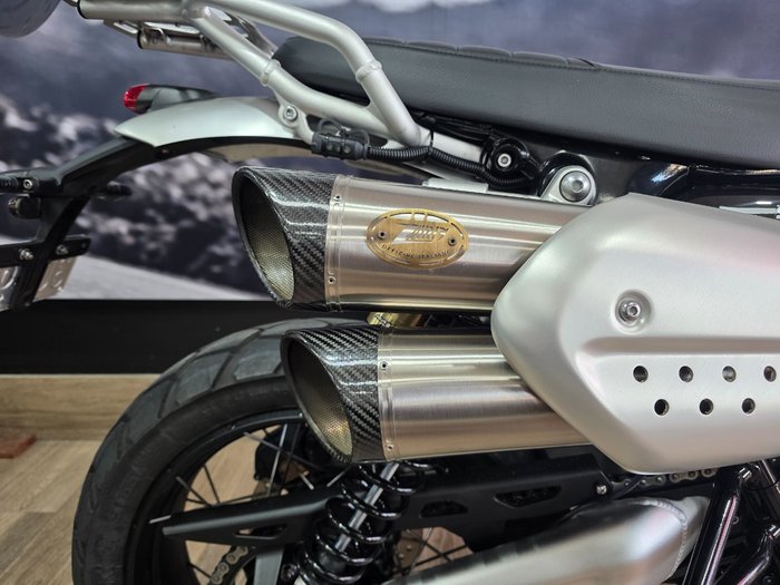 2024 Triumph SCRAMBLER 1200 XE Black