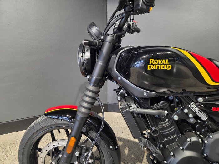 2025 Royal Enfield GUERILLA 450 BLACK
