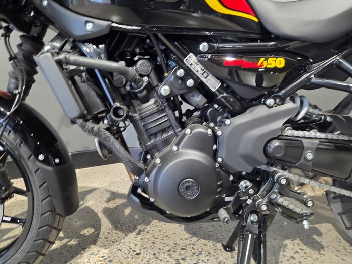 2025 Royal Enfield GUERILLA 450 BLACK