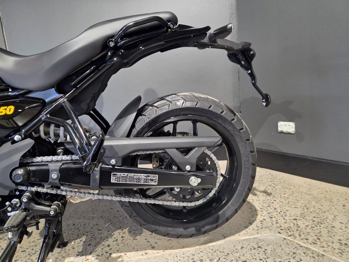 2025 Royal Enfield GUERILLA 450 BLACK