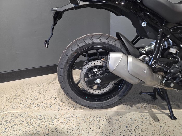 2025 Royal Enfield GUERILLA 450 BLACK