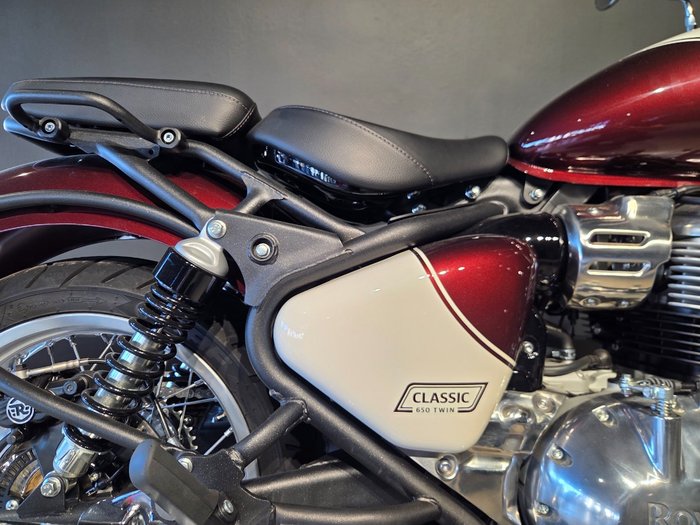 2025 Royal Enfield CLASSIC 650 RED