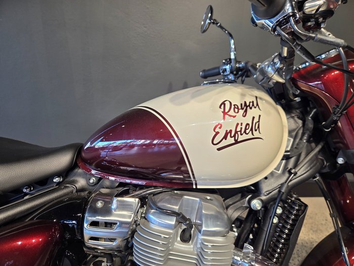 2025 Royal Enfield CLASSIC 650 RED