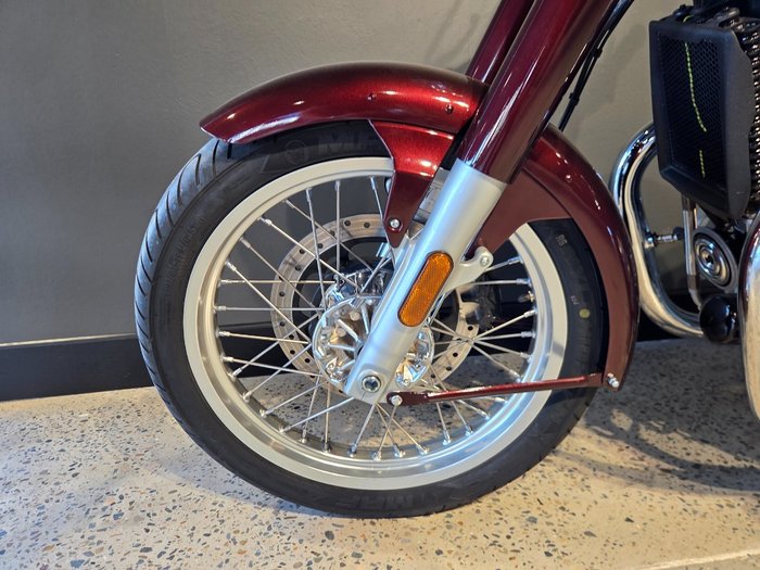 2025 Royal Enfield CLASSIC 650 RED