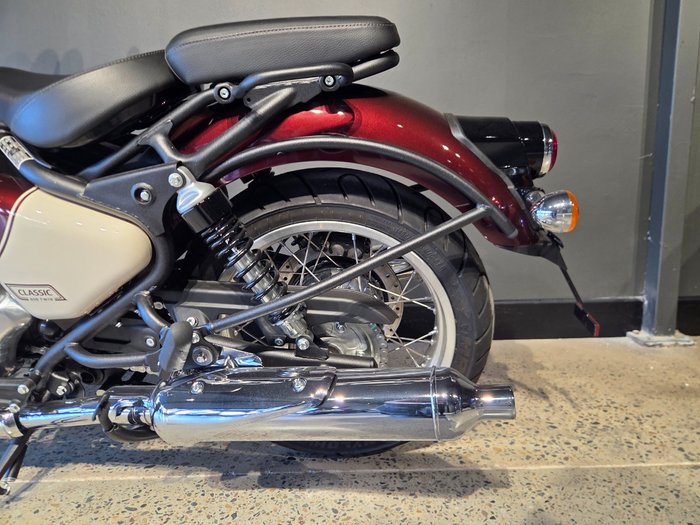 2025 Royal Enfield CLASSIC 650 RED