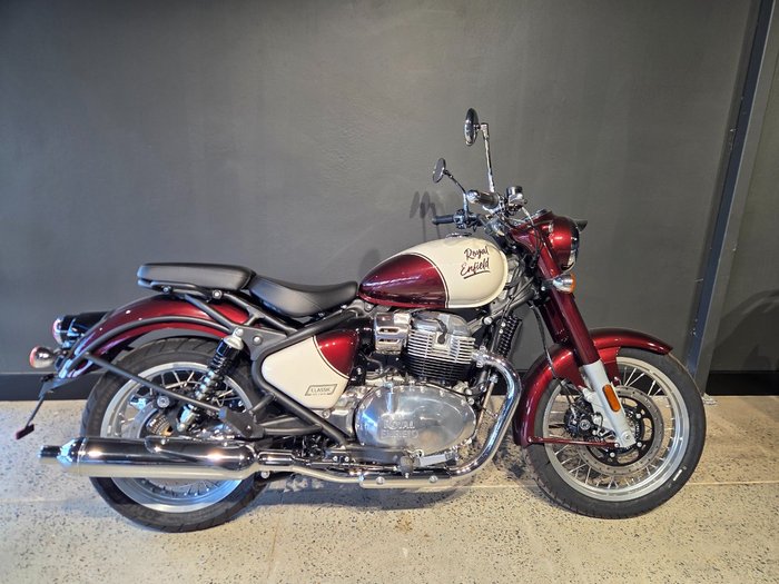2025 Royal Enfield CLASSIC 650 RED