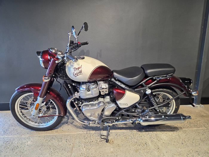 2025 Royal Enfield CLASSIC 650 RED