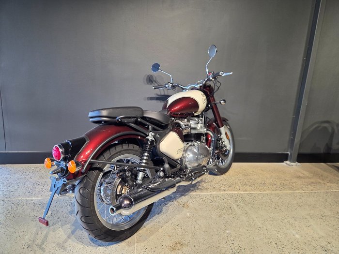 2025 Royal Enfield CLASSIC 650 RED