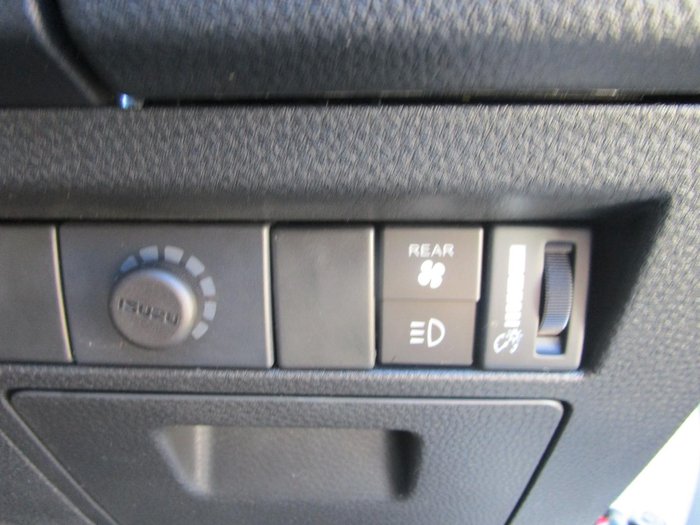 2026 Isuzu MU-X LS-M